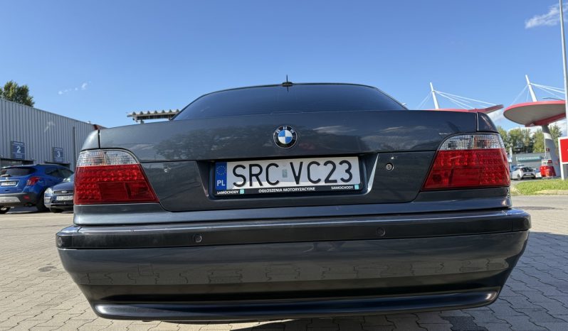 
 735I Zamień swoje auto V8 Klasyk full									