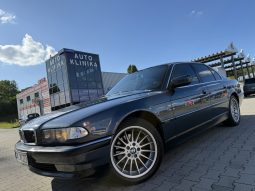 735I Zamień swoje auto V8 Klasyk