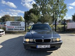 735I Zamień swoje auto V8 Klasyk full