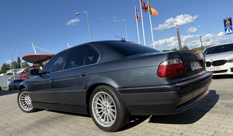 
 735I Zamień swoje auto V8 Klasyk full									
