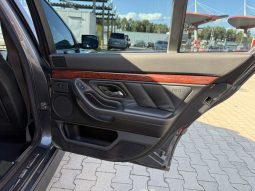 735I Zamień swoje auto V8 Klasyk full