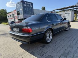 735I Zamień swoje auto V8 Klasyk full