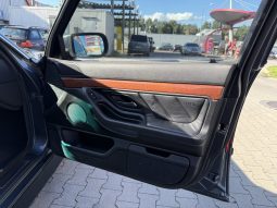 735I Zamień swoje auto V8 Klasyk full