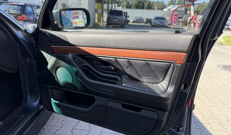 
 735I Zamień swoje auto V8 Klasyk full									