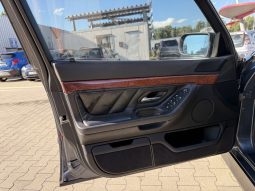 735I Zamień swoje auto V8 Klasyk full