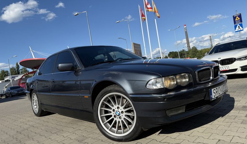 
 735I Zamień swoje auto V8 Klasyk full									