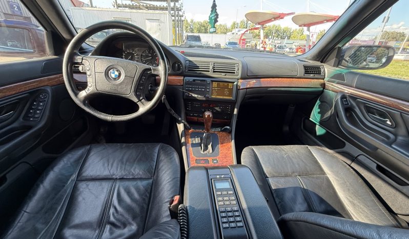 
 735I Zamień swoje auto V8 Klasyk full									