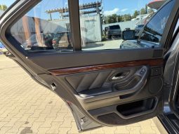 735I Zamień swoje auto V8 Klasyk full