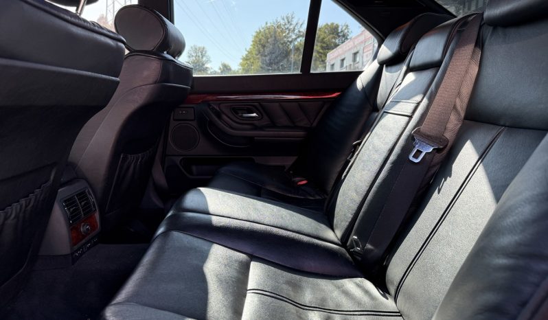 
 735I Zamień swoje auto V8 Klasyk full									