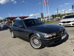 735I Zamień swoje auto V8 Klasyk full